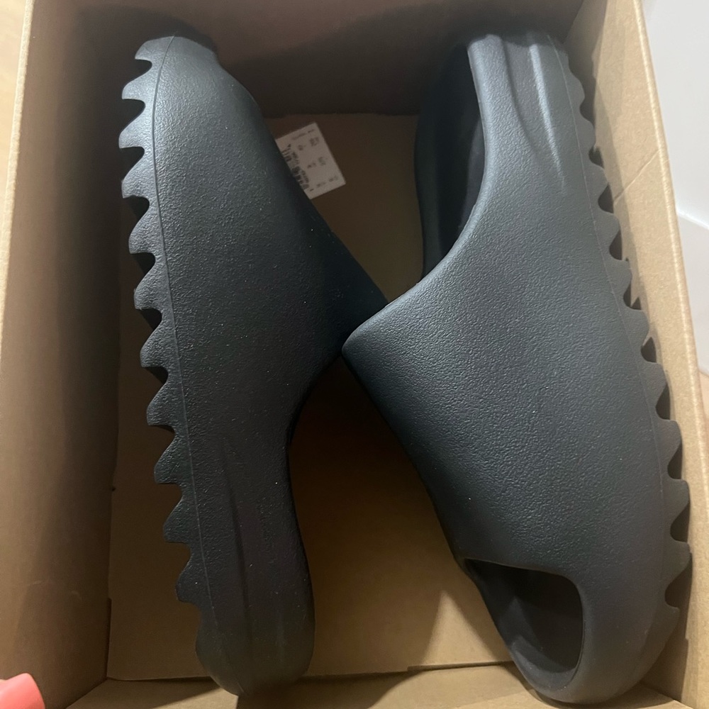 Yeezy Slides Black